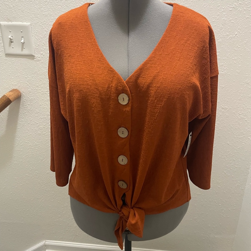 Elegant Women's Button-Down Shirt in Rich Rust XL